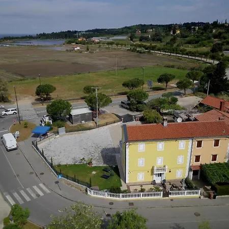 Apartmaji Ana Appartement