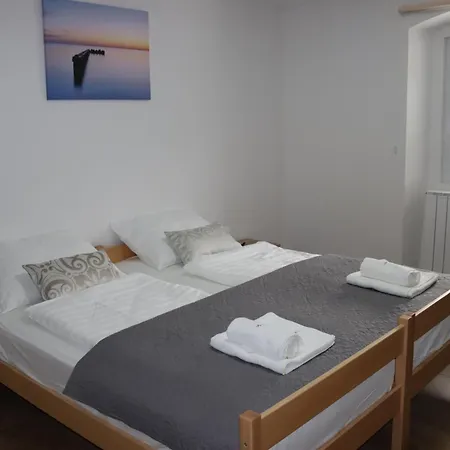 Apartmaji Ana *